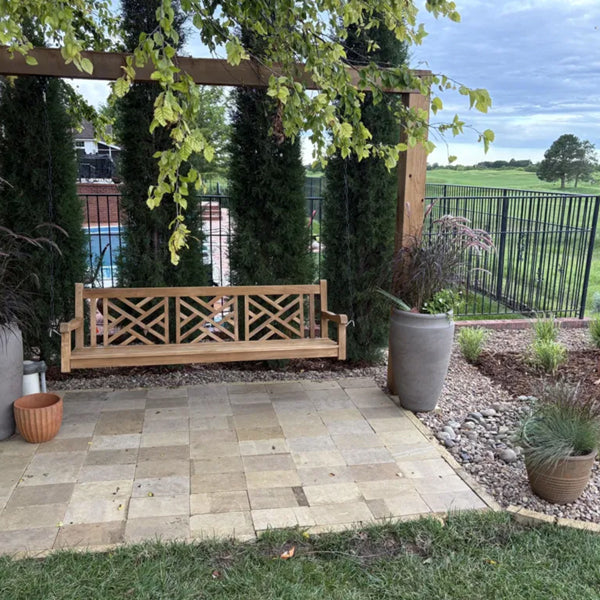 🏠  A Lovely Place to Sit Back and Enjoy the View